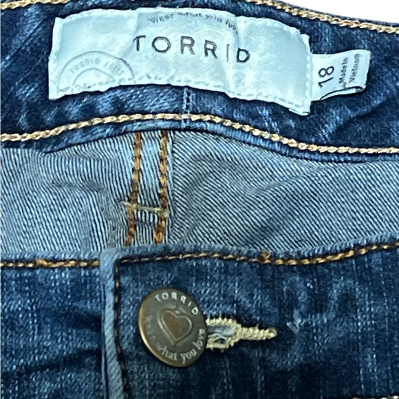 Torrid Distressed Blue Jean Shorts - Picture 3 of 3